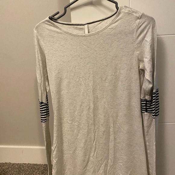 Lululemon long sleeve - Picture 1 of 2